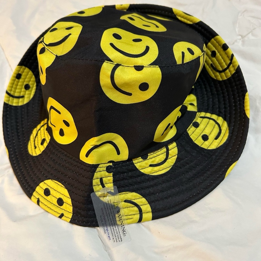 Lando Norris Smiley Face Bucket Hat